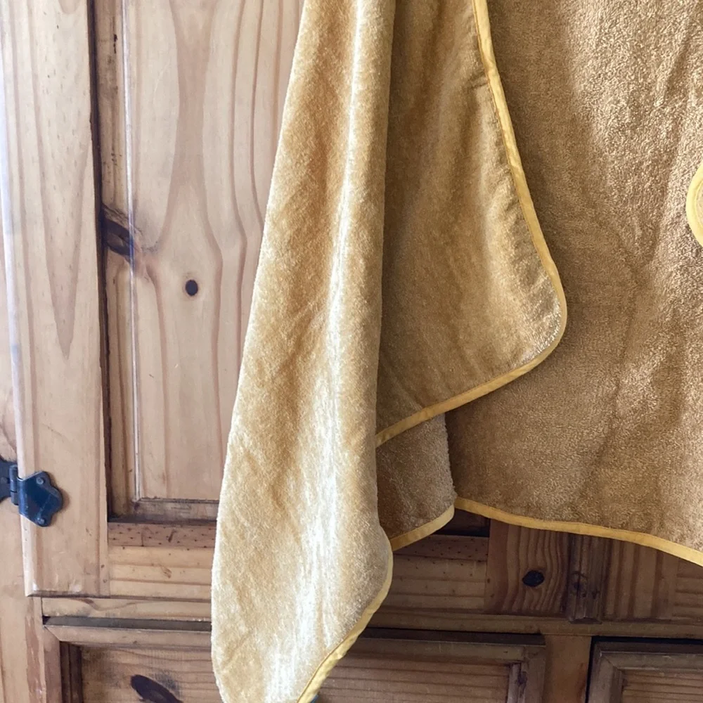 Kids Pillowfort lion hooded towel 25” X 50” - NWT